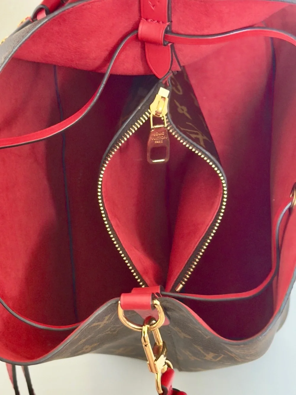 Louis Vuitton Monogram Neonoe MM Coquelicot - RED